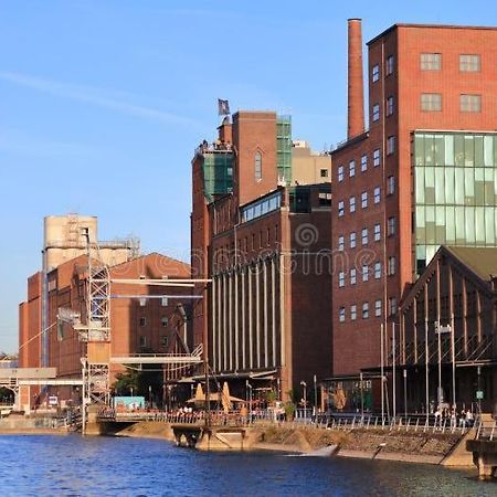 City Apartment Duisburg 2#Netflix &Wlan &Kingsize Bett & Kaffee Maschine & Central & 500M Innenhafen & 2 Min U Bahn المظهر الخارجي الصورة