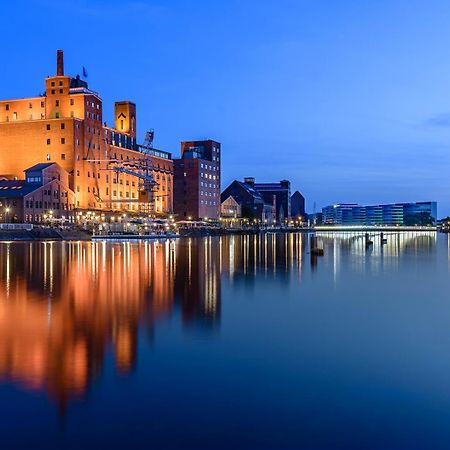 City Apartment Duisburg 2#Netflix &Wlan &Kingsize Bett & Kaffee Maschine & Central & 500M Innenhafen & 2 Min U Bahn المظهر الخارجي الصورة
