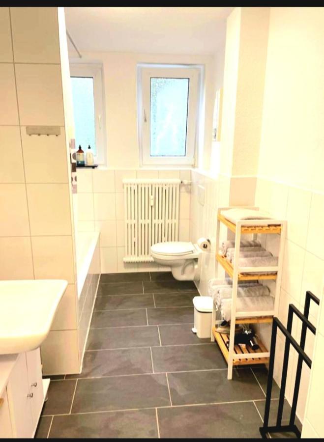 City Apartment Duisburg 2#Netflix &Wlan &Kingsize Bett & Kaffee Maschine & Central & 500M Innenhafen & 2 Min U Bahn المظهر الخارجي الصورة