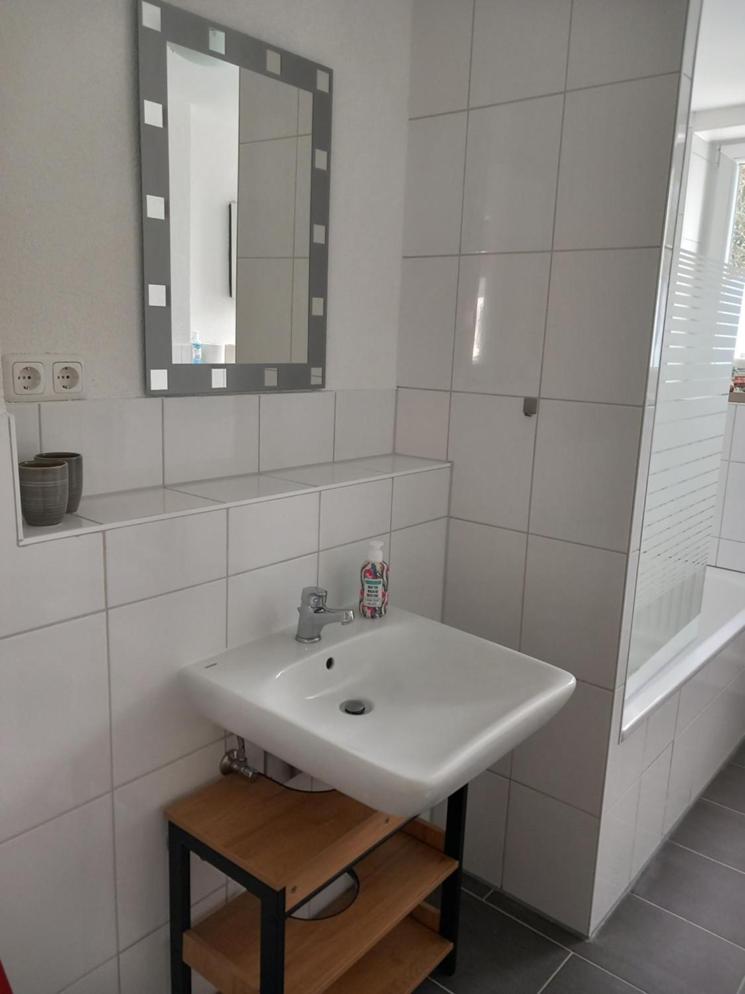 City Apartment Duisburg 2#Netflix &Wlan &Kingsize Bett & Kaffee Maschine & Central & 500M Innenhafen & 2 Min U Bahn المظهر الخارجي الصورة