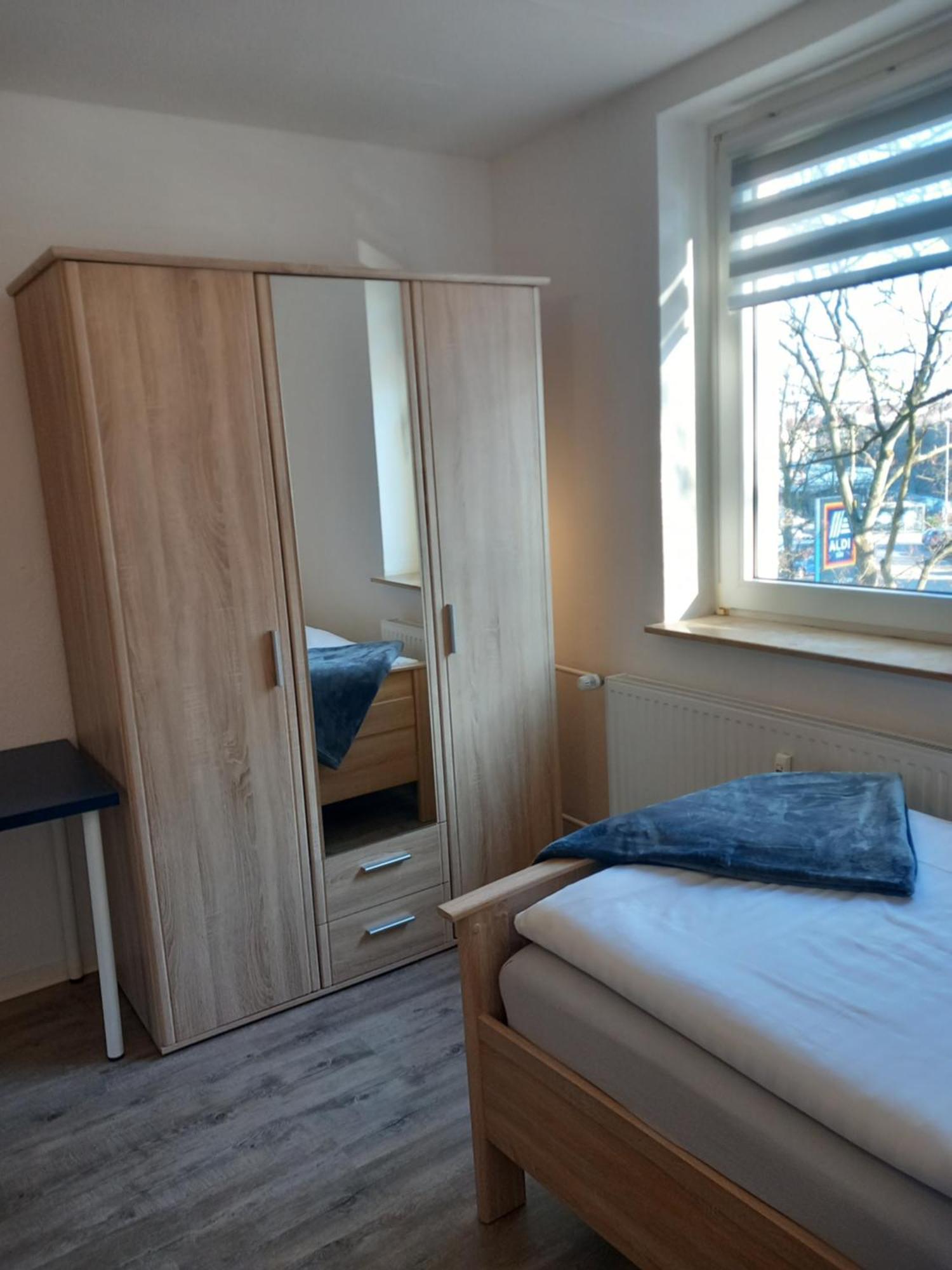 City Apartment Duisburg 2#Netflix &Wlan &Kingsize Bett & Kaffee Maschine & Central & 500M Innenhafen & 2 Min U Bahn المظهر الخارجي الصورة